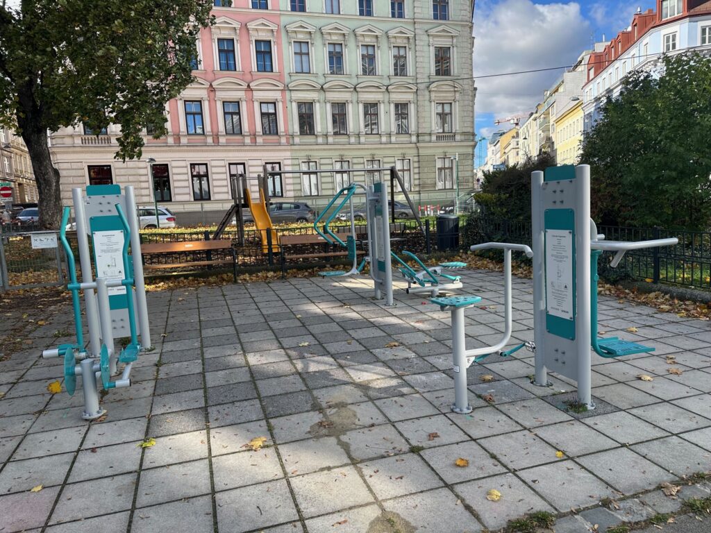 Fitnessgeräte im Vilma-Degischer-Park