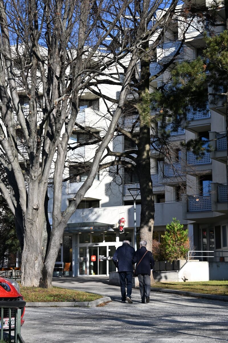 Sicherheit für Senior*innen: Einbahnrichtung der Wohnstraße geändert