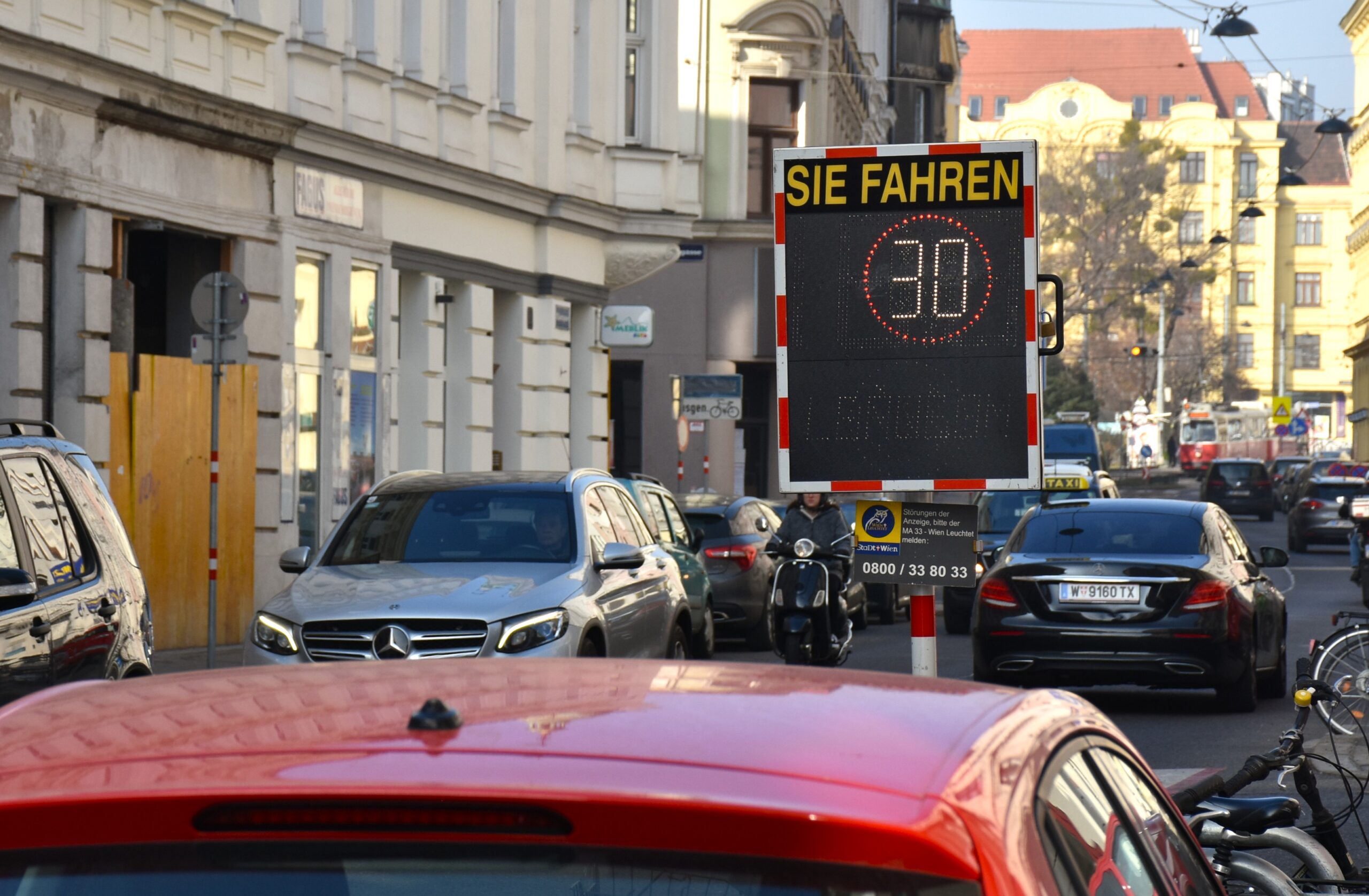 Tempolimit und Bodenschwellen retten in Währing Leben